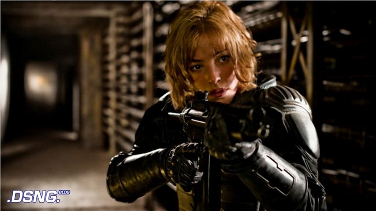 judge dredd 2012 movie 3d olivia thirlby karl urban automatic handgun shotgun sci fi blaster female soldier